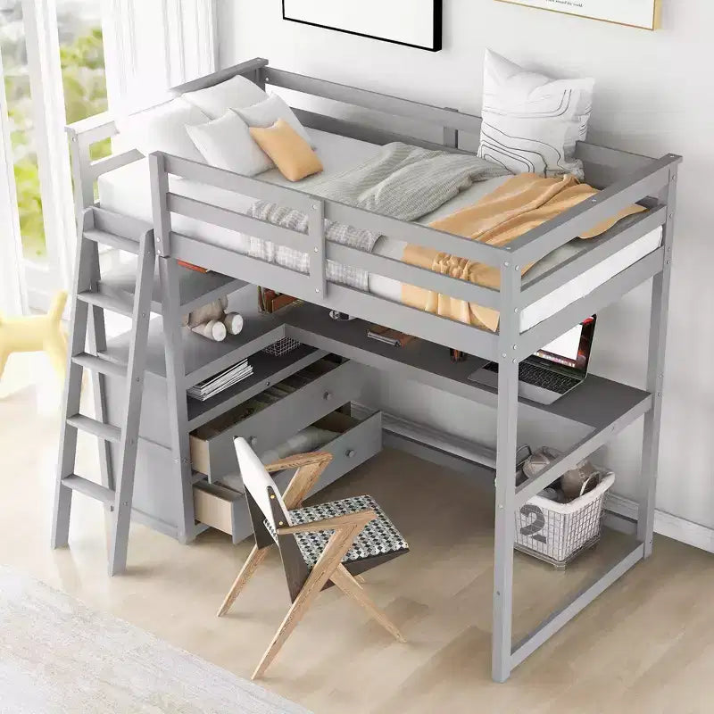 Letto a soppalco da una piazza e mezza/matrimoniale con scrivania e scaffali, struttura in legno di pino con due cassetti integrati