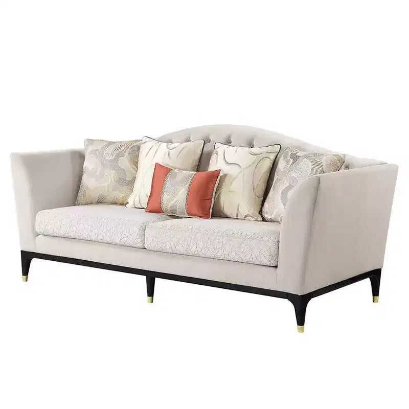 Divano Tayden 71" in velluto beige: trapuntatura in cristallo, dettagli dorati