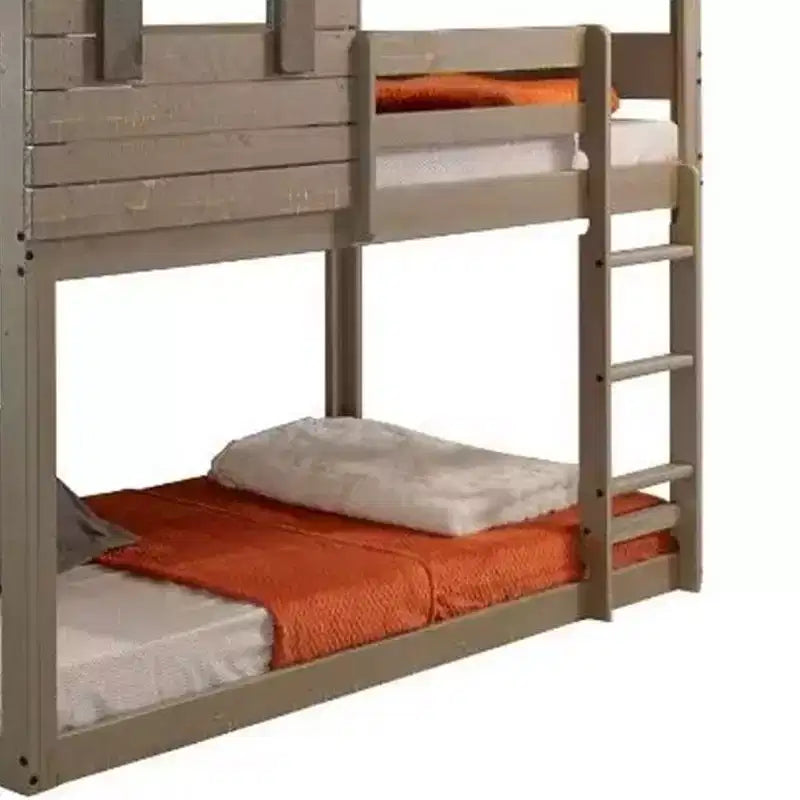 Letto a castello Darlene con soppalco e letto a castello 77" Rustic Gray: Legno massello di pino, sponde di protezione, scaletta, area giochi