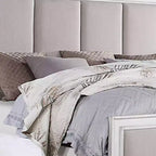 Letto Eastern King 88" Katia, Lino Grigio Chiaro, Finitura Bianco Invecchiato Grigio Rustico